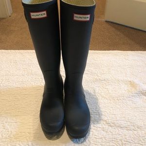 Women’s size 10 Hunter rain boots